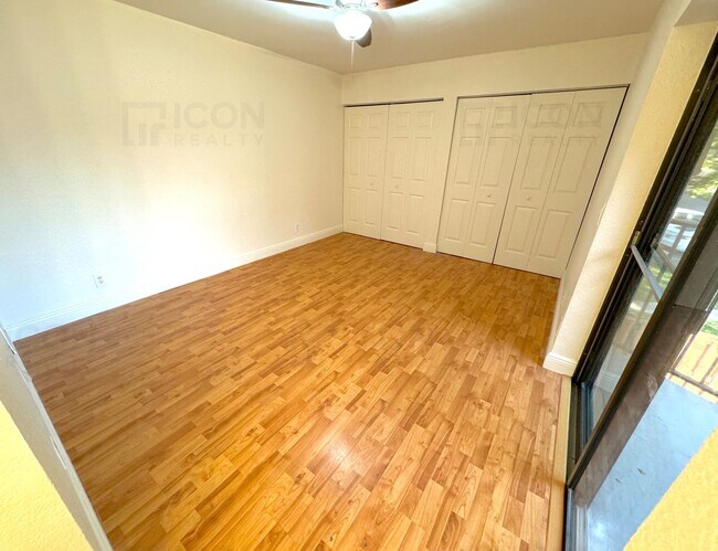 Foto del edificio - 8189 Thames Blvd