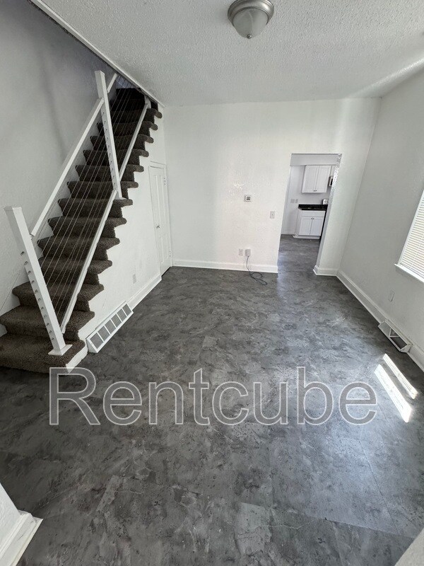 Foto del edificio - 1702 Rhomberg Ave