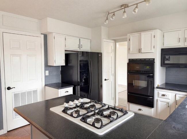 Foto del edificio - 6288 Fence Row Ln