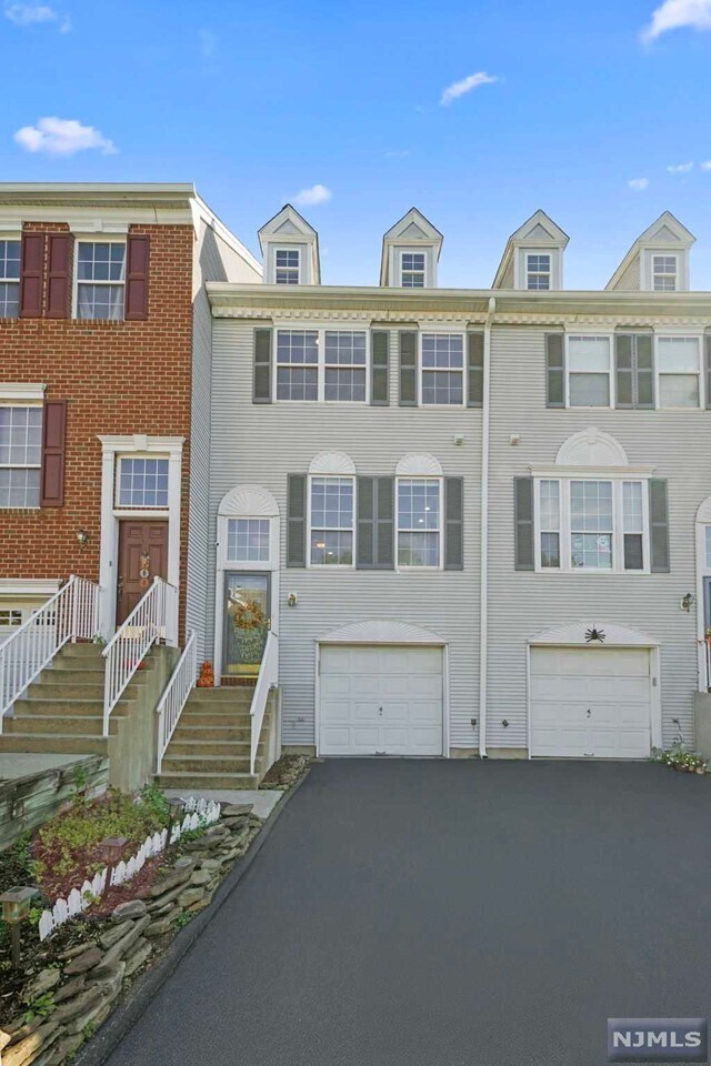 Building Photo - 1152 Stafford St