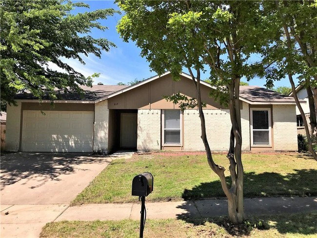 817 Sandalwood Ln Arlington, TX 76017 - Alquileres en Arlington, TX