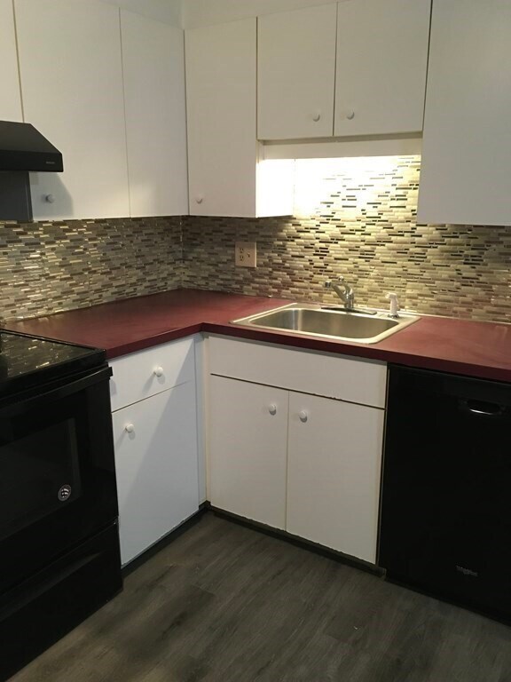 348 Neponset St Unit B, Canton, MA 02021 Condo for Rent in Canton, MA