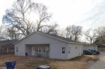Building Photo - 1813 Woodland N