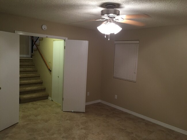 Building Photo - 14216 Woodlands Dr