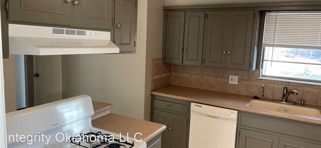 Foto del edificio - 2 br, 1 bath House - 4821 NW 26th St.
