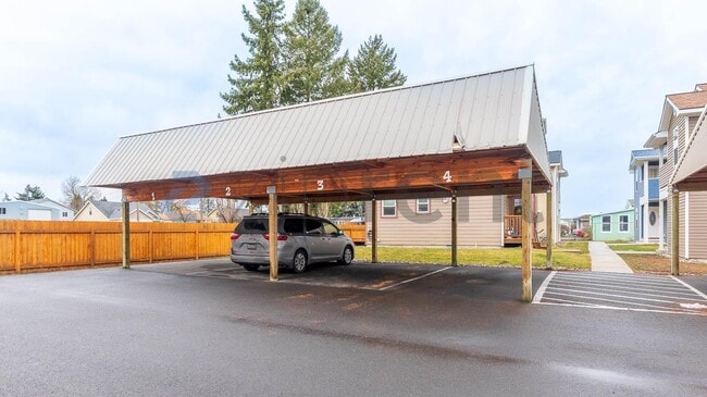 Building Photo - 7125 N Crestline St