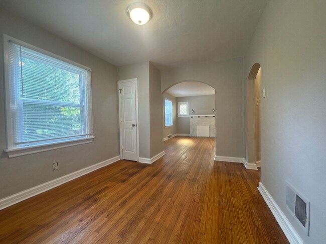 Foto del edificio - Updated 3 Bed 1 Bath w/Large Yard