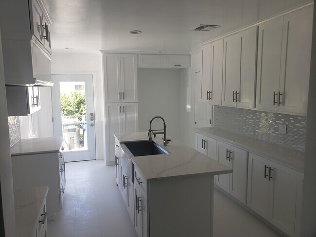 Cocina - 7032 Bonnie Vale Plz