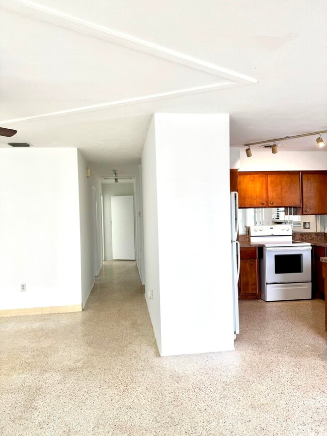 Foto del edificio - 1121 NE 16th Terrace