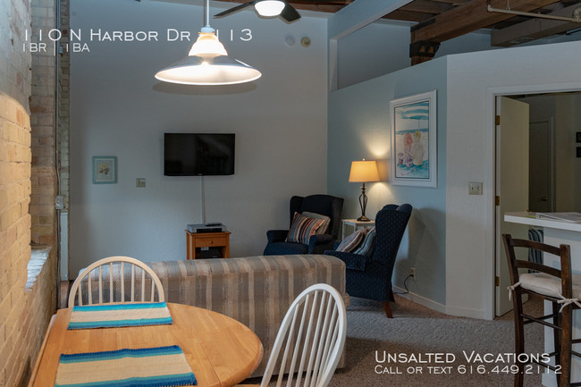 Building Photo - 110 N Harbor Dr #113