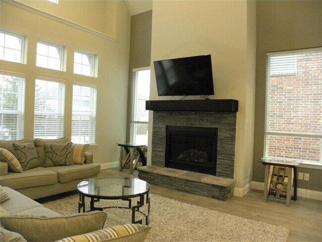 Foto del edificio - 8083 Sunflower Ln