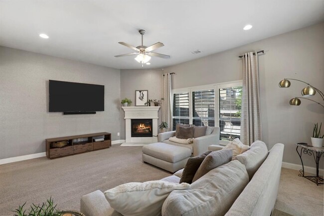 Foto del edificio - 4405 Pecan Knoll Dr