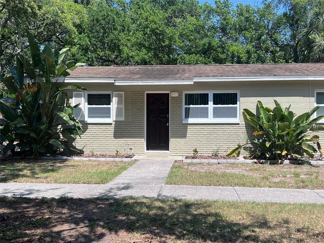 Foto principal - 609 6th St NE
