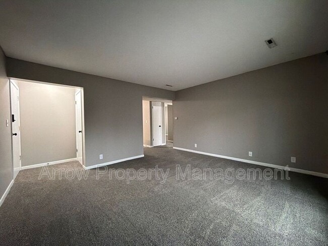 Building Photo - 1027 A St