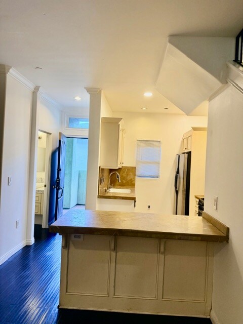 Foto del edificio - 917 N Sierra Bonita Ave