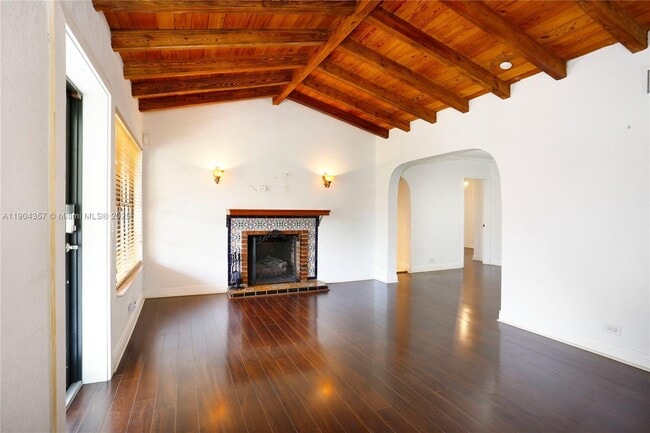 Foto del edificio - 1027 SW 22nd St