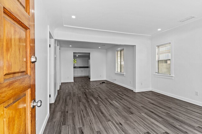 Foto del edificio - 5314 N Pacific Avenue