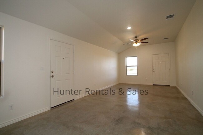 Foto del edificio - Modern Newer Duplex off Warrior's Path in Harker Heights