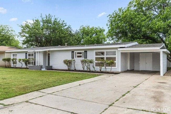 Building Photo - 4720 Alamo Dr