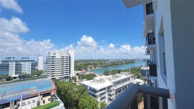 Building Photo - 6039 Collins Ave