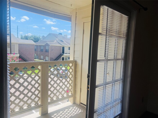 Building Photo - 2121 El Paseo St