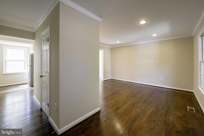 Building Photo - 4 Ritchfield Ct