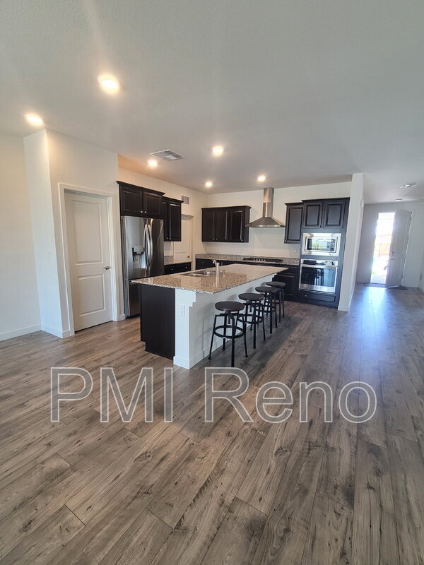 Building Photo - 8380 Fenhollow Dr