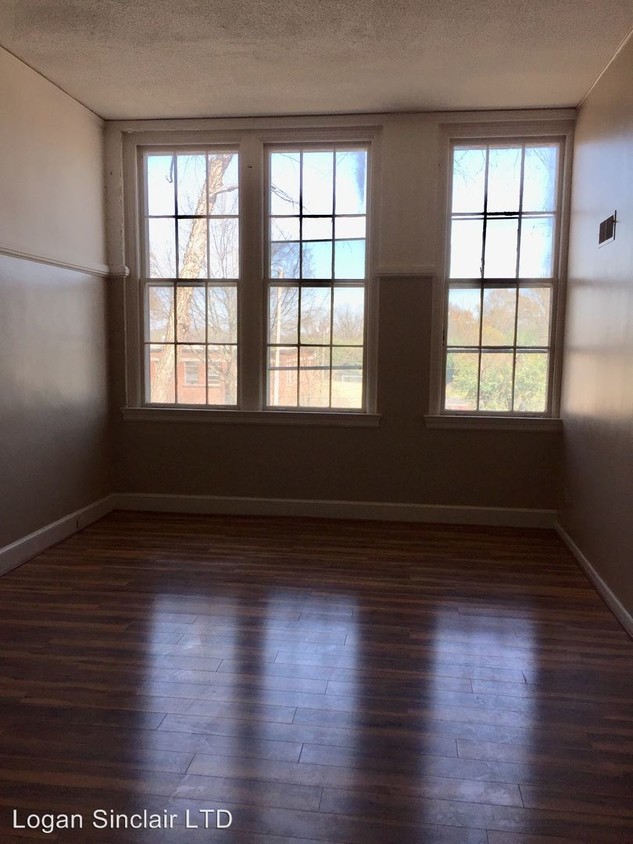 Foto principal - 835 Main St S