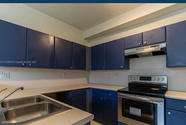 Building Photo - 2 br, 2.5 bath Townhome - 4351 SW 160th Av...
