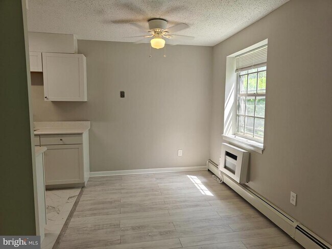 Building Photo - 250 Ridge Pike