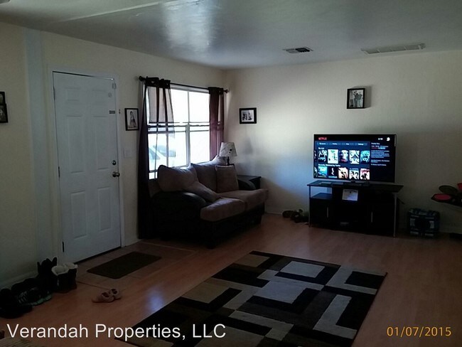 Building Photo - 904 S Galena Ave