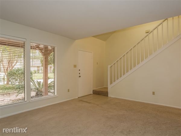 Building Photo - 3018 Falling Brook Dr