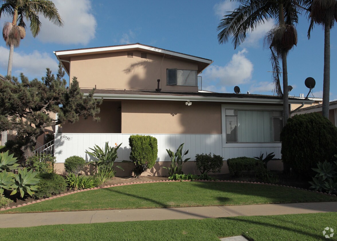 Foto del edificio - 10948 Crenshaw Blvd