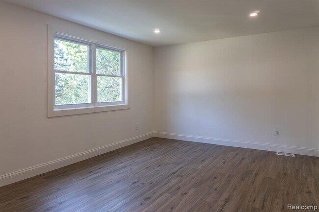 Foto del edificio - 46236 Sunset St