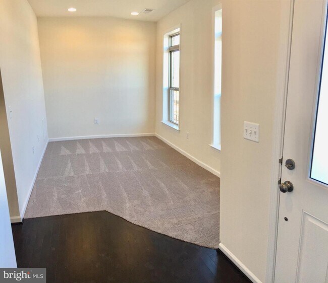 Foto del edificio - 14347 Potomac Heights Ln