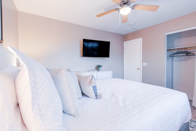 Foto del edificio - 1550 N Desert Willow St