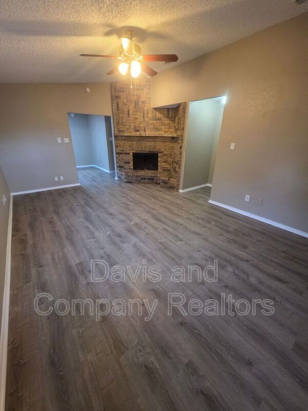Foto del edificio - 4422 Fairgate Dr