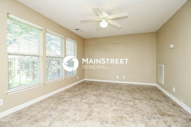 Building Photo - 3 Bedroom Pet-Friendly Home in Nashville, TN with Main Street Renewal
