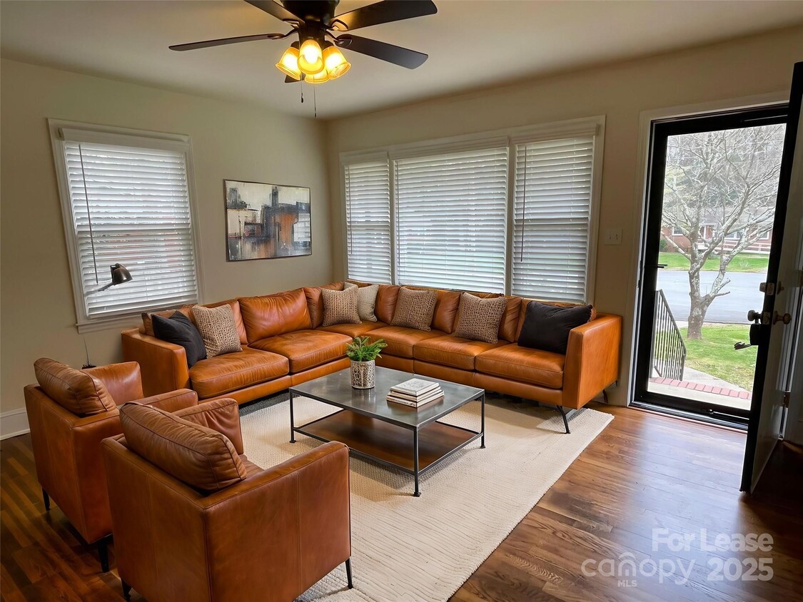 Foto principal - 4809 Bethany Pl