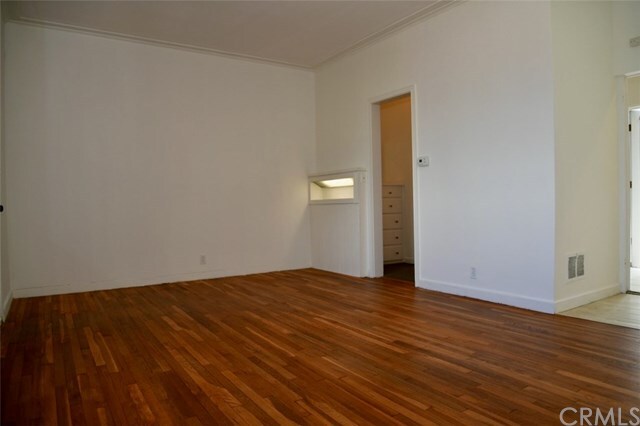 Foto del edificio - 564 Cliff Dr