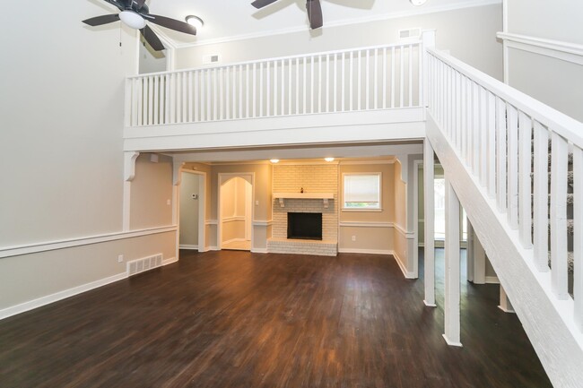 Building Photo - 6800 Cleary Dr