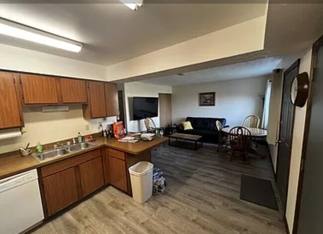 Foto del edificio - 2701 Home Rd