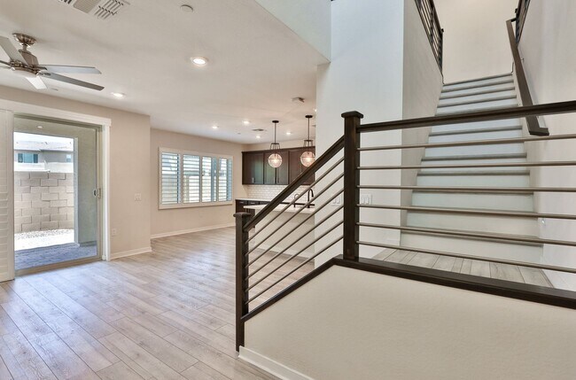 Foto del edificio - Gorgeous 4bed/3 bath End Unit Condo in Gil...