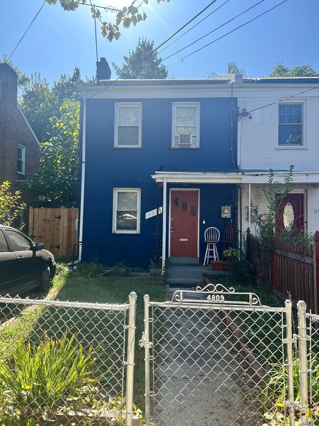 Foto del edificio - Charming 2 BR/1 BA EOG Townhome in Marshal...