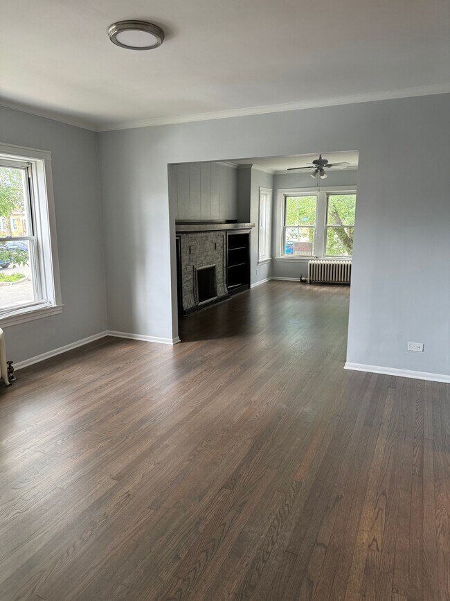 Dining room that leads to spacious living room - 5920 W Cullom Ave