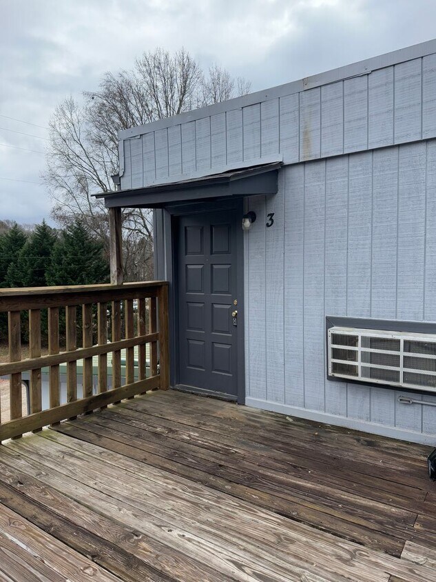 Spivey Apartments - Spivey Apartments