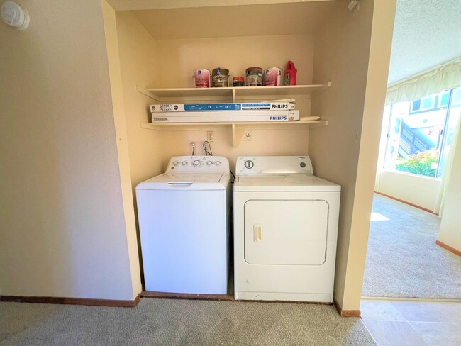 Building Photo - Spacious Santee Condo- Move in Special