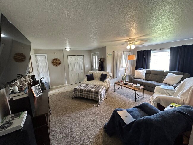 Foto del edificio - 869 Dempster St