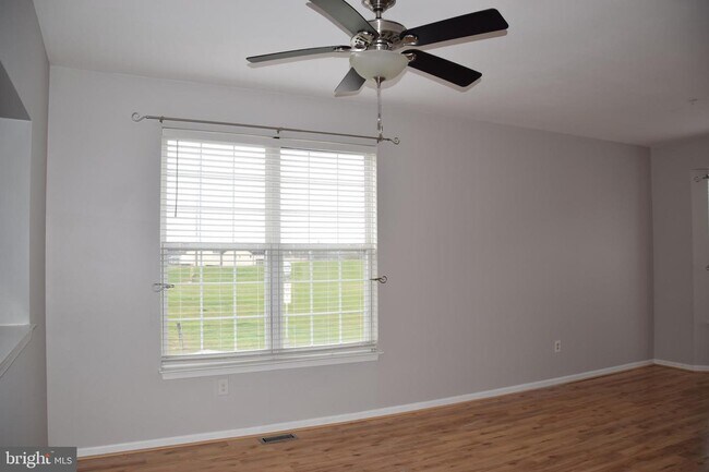 Building Photo - 900 Turning Point Ct