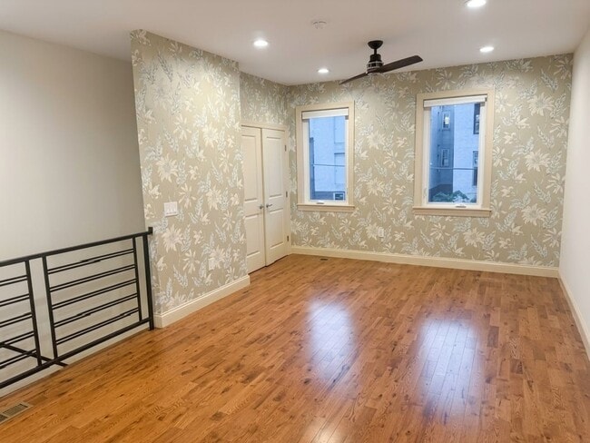 Building Photo - 1331 S Opal St